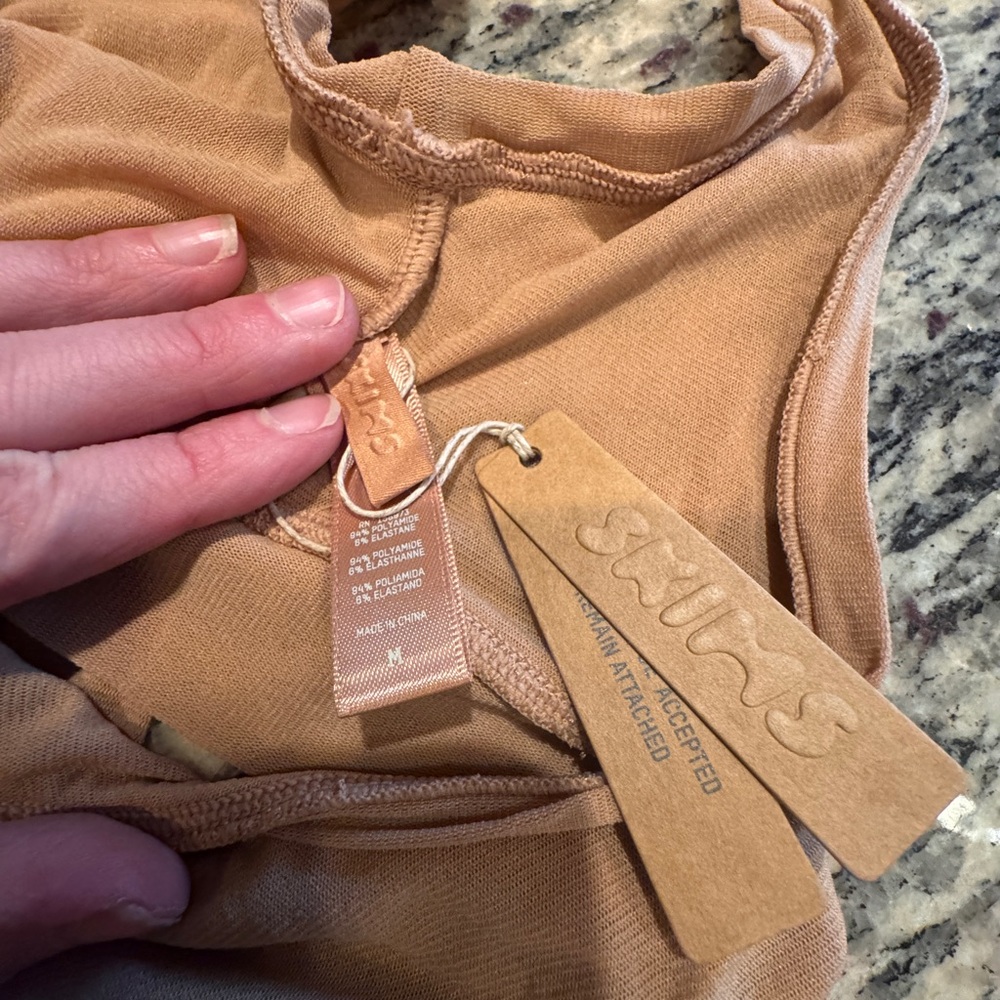 NWT SKIMS Medium Summer Mesh Scoop Neck Bra Ocher Tan - Picture 4 of 6